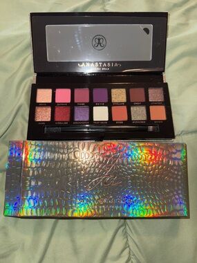 Anastasia Beverly Hills Jackie Limited edition